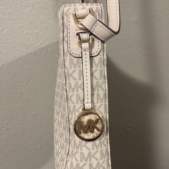 Michael Kors Cream/Gray Signature MK Crossbody Bag - Picture 4 of 7
